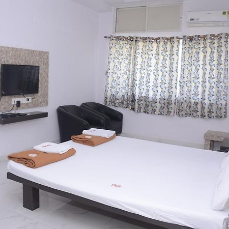 Hotel Mangalam Kurandvad 外观 照片