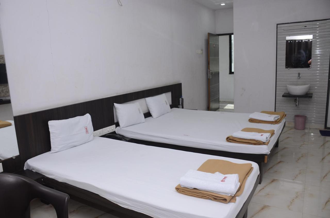 Hotel Mangalam Kurandvad 外观 照片