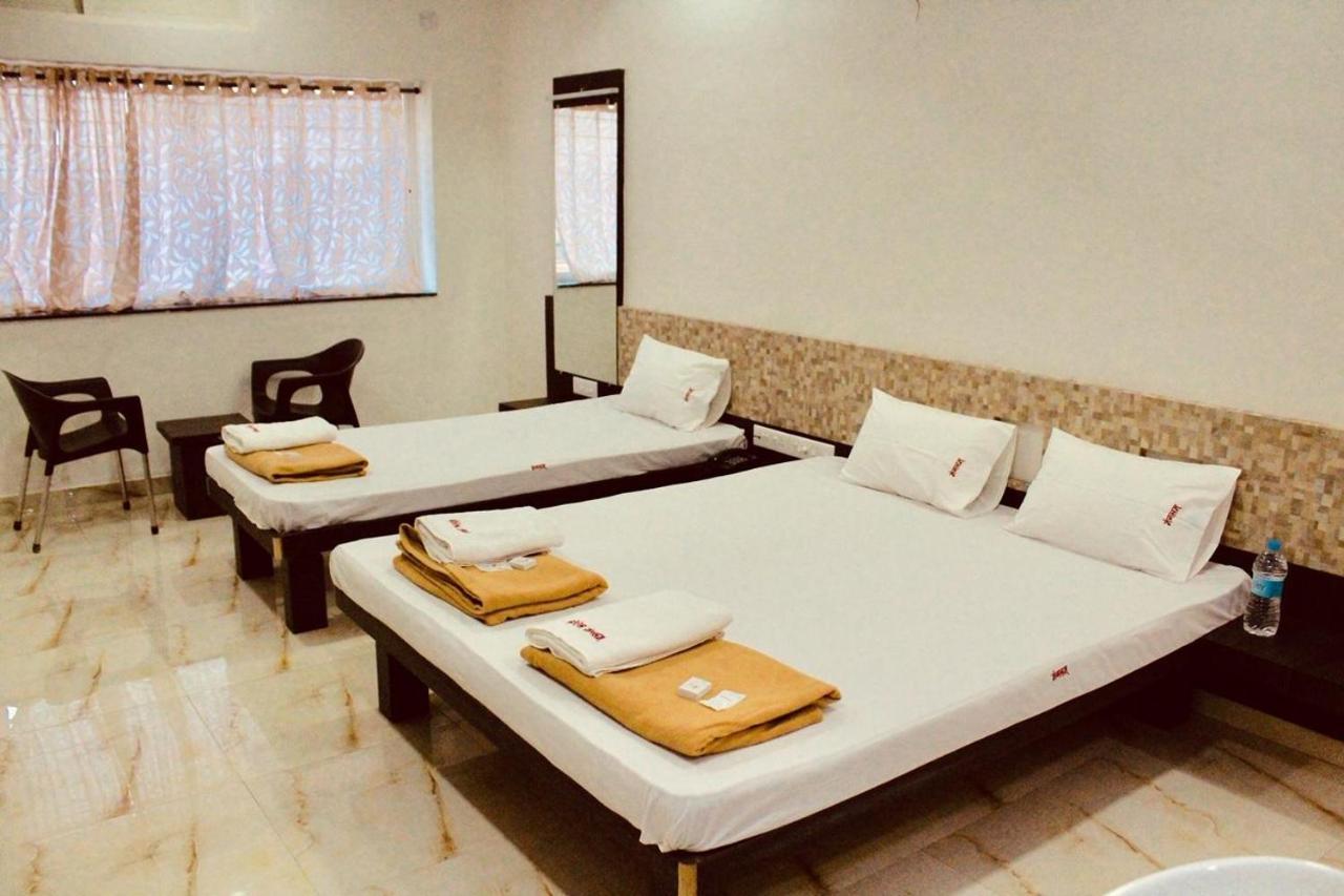 Hotel Mangalam Kurandvad 外观 照片