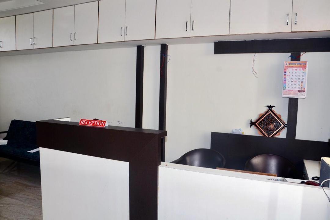 Hotel Mangalam Kurandvad 外观 照片