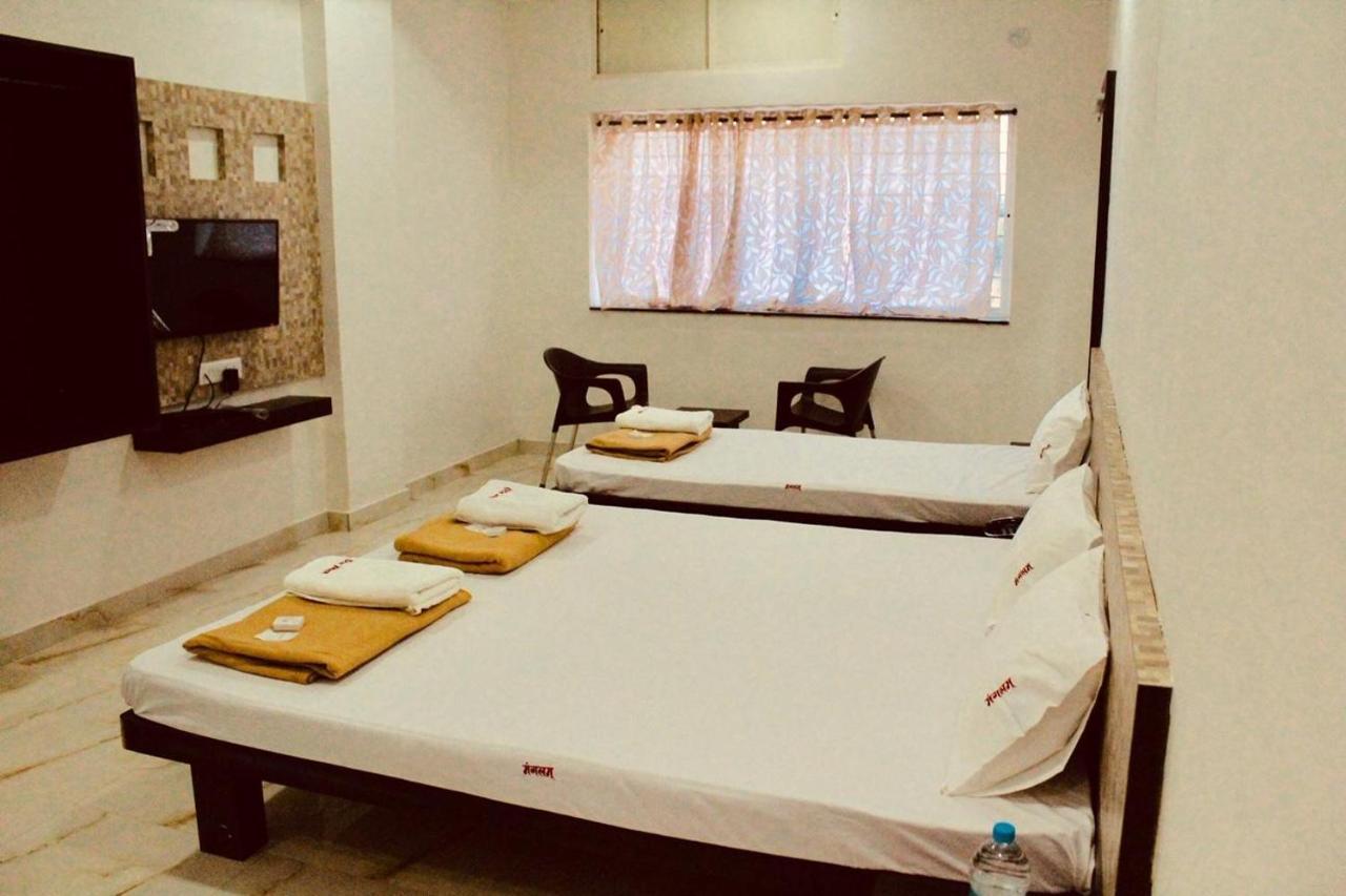 Hotel Mangalam Kurandvad 外观 照片