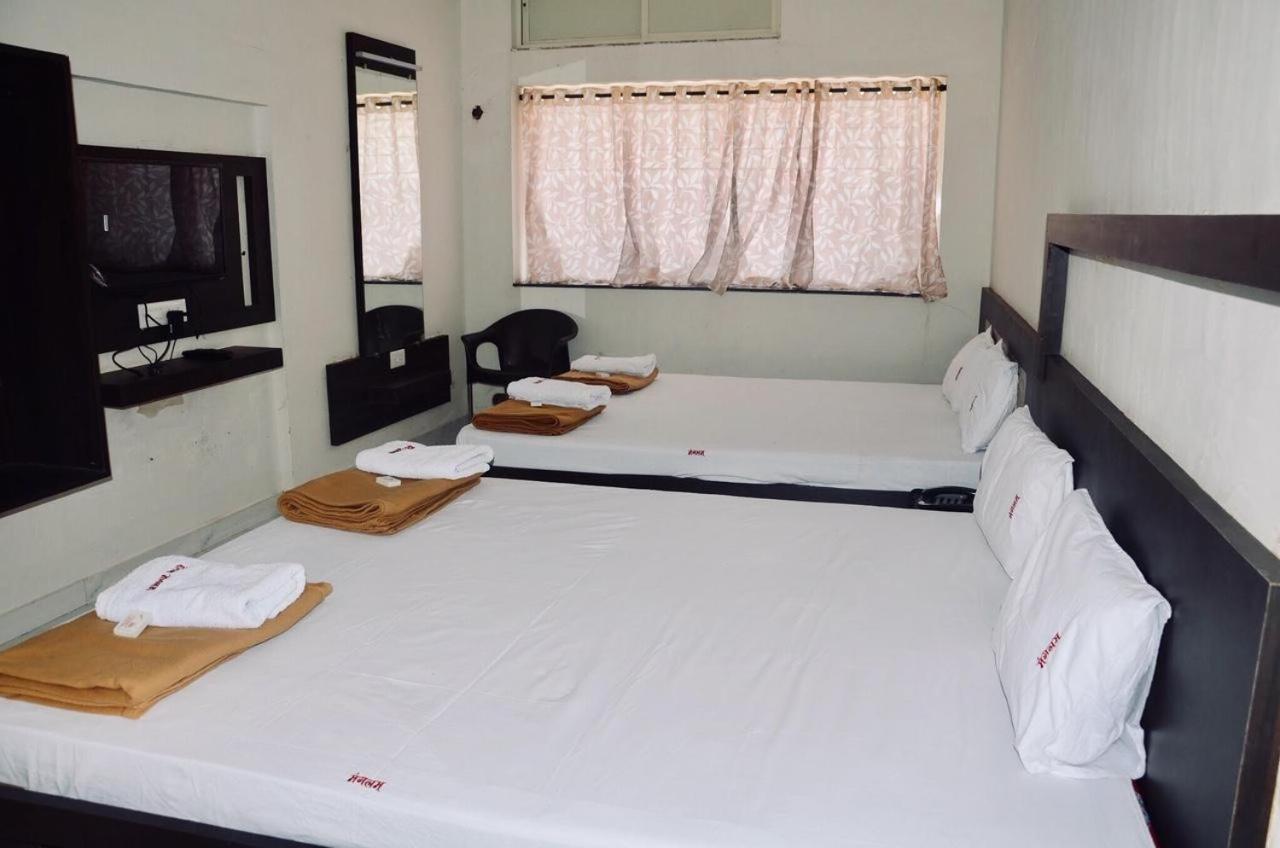 Hotel Mangalam Kurandvad 外观 照片