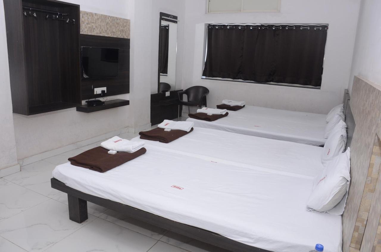Hotel Mangalam Kurandvad 外观 照片