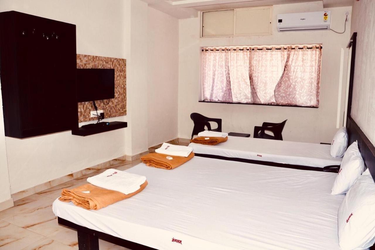 Hotel Mangalam Kurandvad 外观 照片