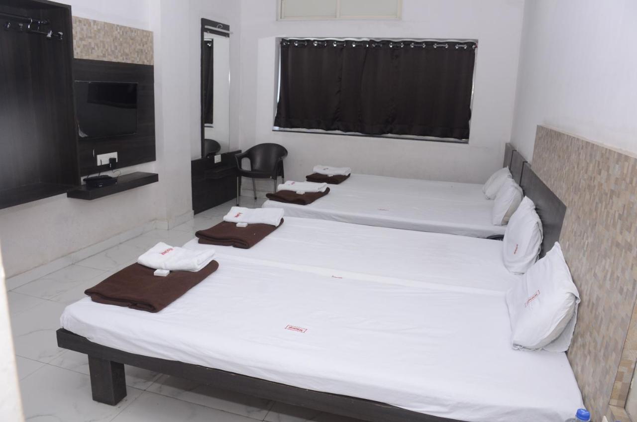 Hotel Mangalam Kurandvad 外观 照片